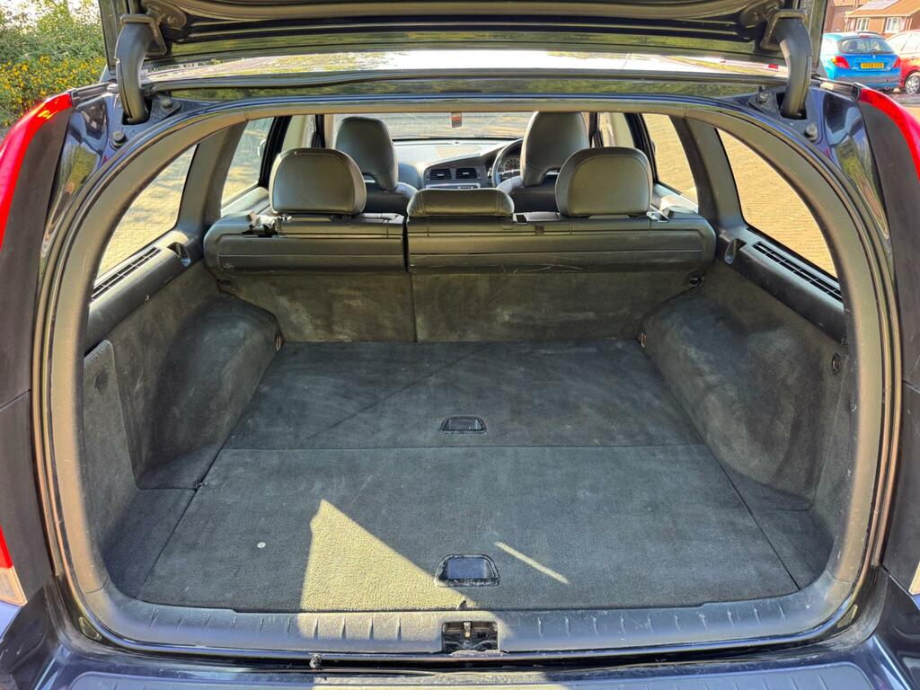 Volvo V70 2.5T Se Geartronic Silver #44