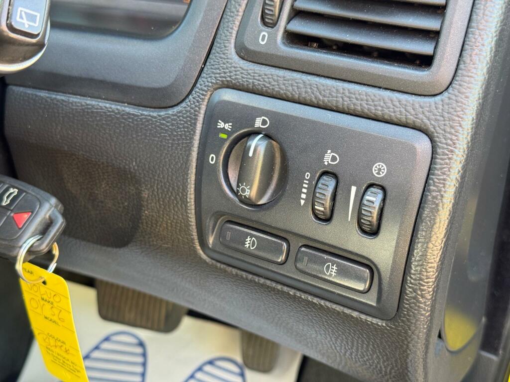 Volvo V70 2.5T Se Geartronic Silver #23