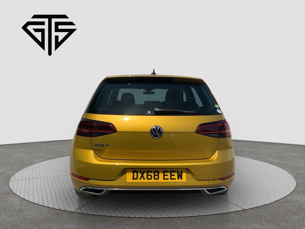 Volkswagen Golf Tsi Highline Tech-edition Gold #4