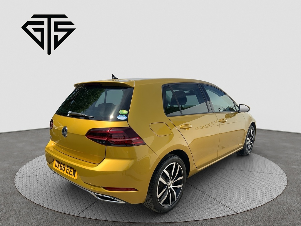 Volkswagen Golf Tsi Highline Tech-edition Gold #3