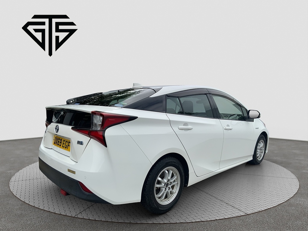 Toyota Prius S White #3