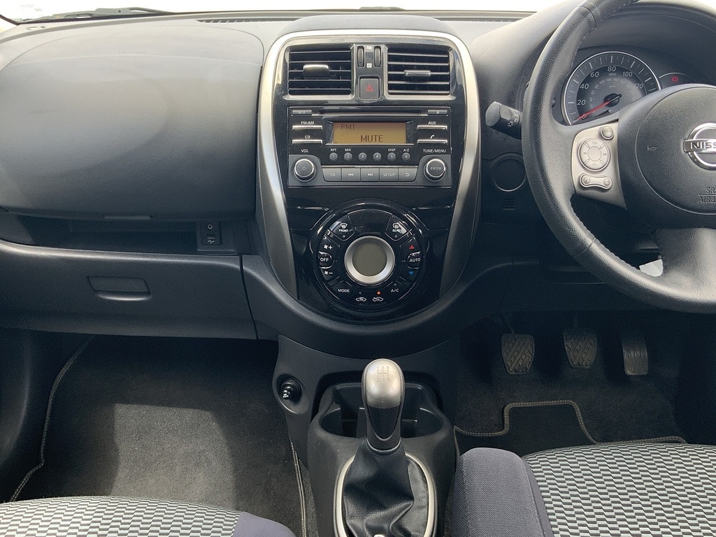 Nissan Micra Visia White #15