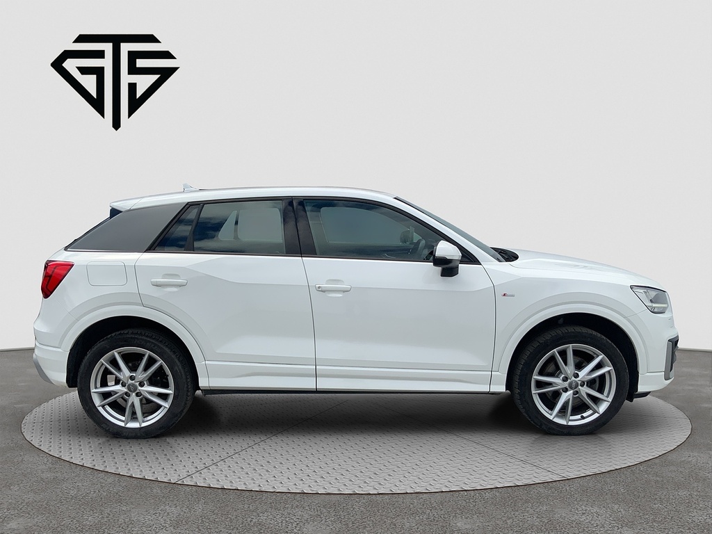 Audi Q2 Tfsi Cod S Line White #2