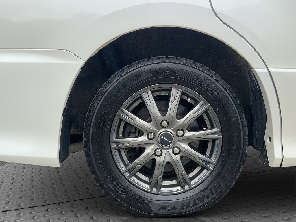Toyota Voxy Mpv White #21
