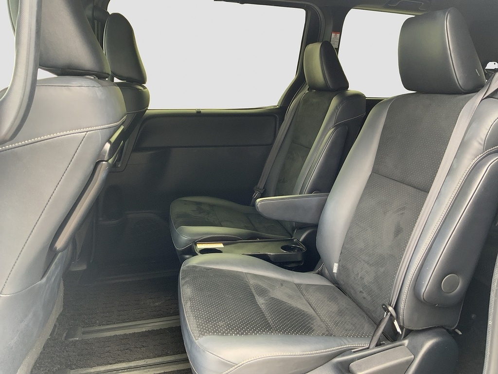 Toyota Voxy Mpv White #17