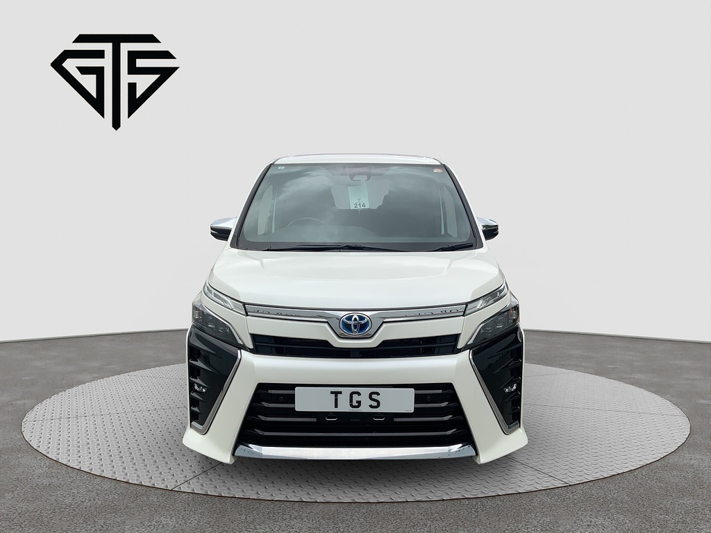 Toyota Voxy Mpv White #8