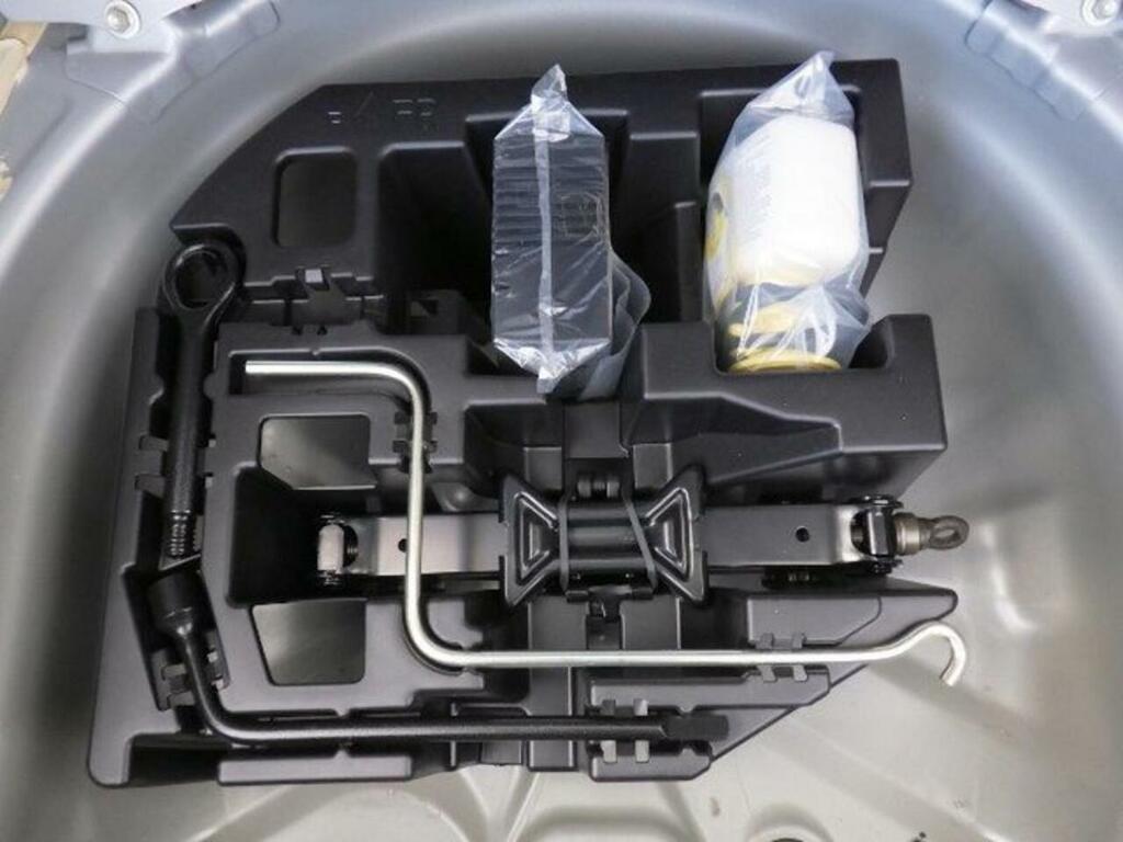 Toyota Prius Hybrid #11