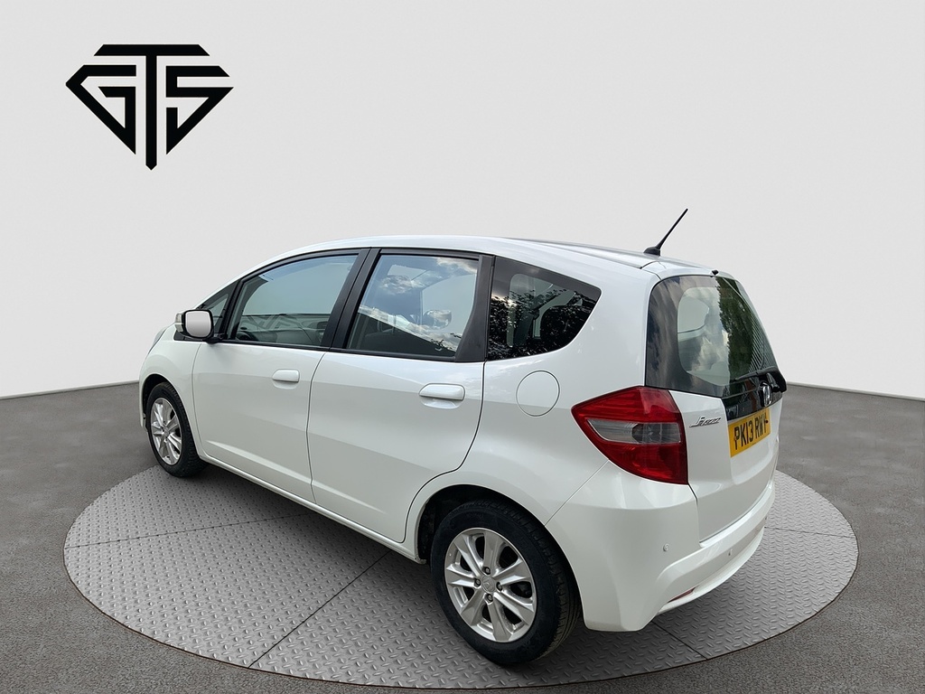 Honda Jazz I-vtec Es White #5