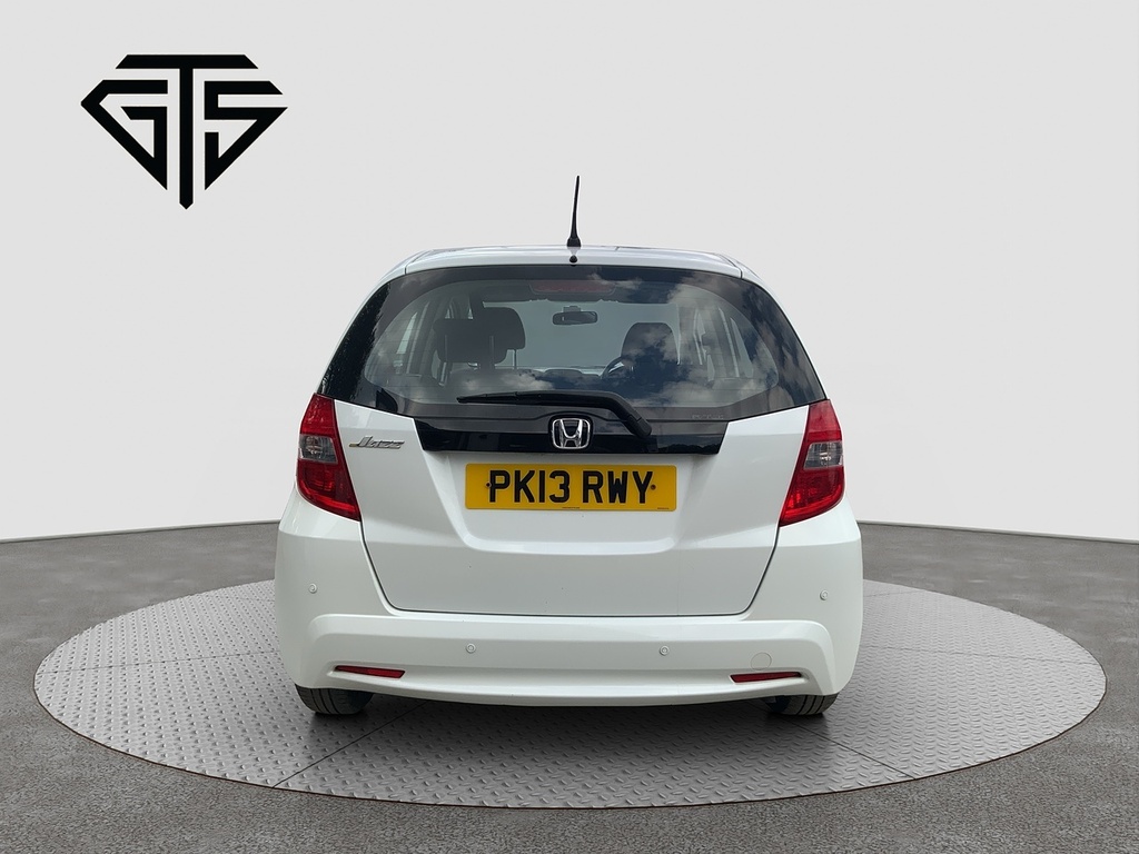 Honda Jazz I-vtec Es White #4