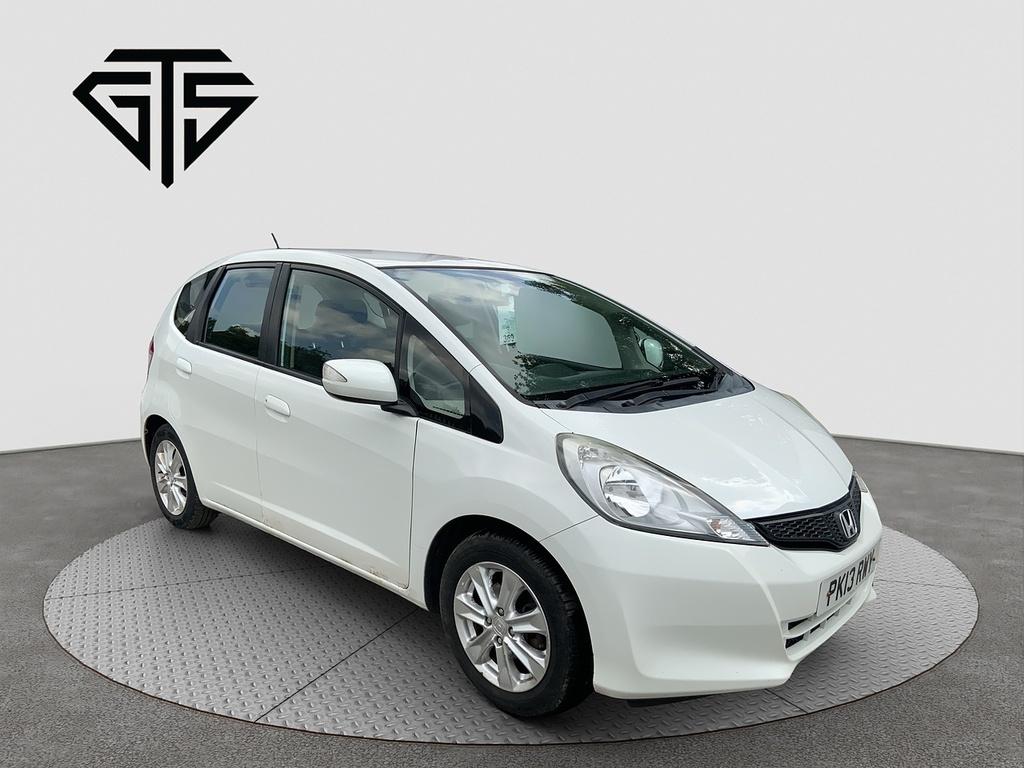 Honda Jazz I-vtec Es White