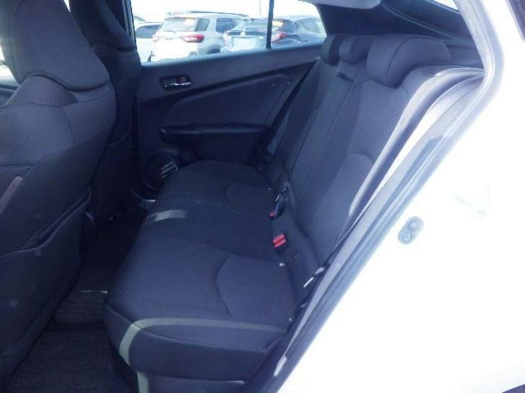 Toyota Prius E Silver #14