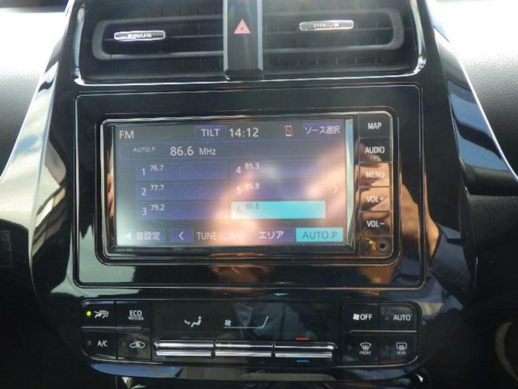 Toyota Prius E Silver #18