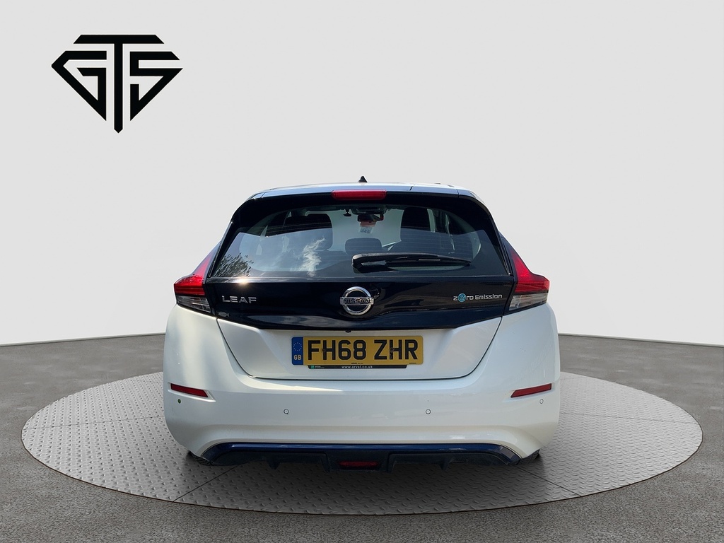 Nissan Leaf Acenta White #4
