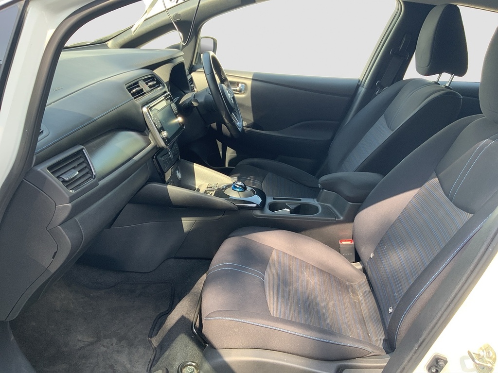Nissan Leaf E 110Kw N-connecta 40Kwh Hatchback White #13