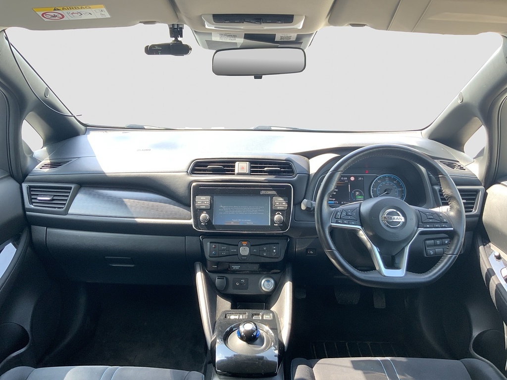 Nissan Leaf E 110Kw N-connecta 40Kwh Hatchback White #10