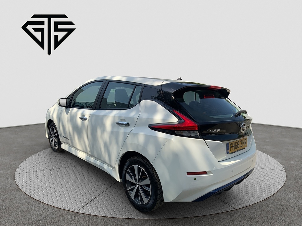 Nissan Leaf Acenta White #5