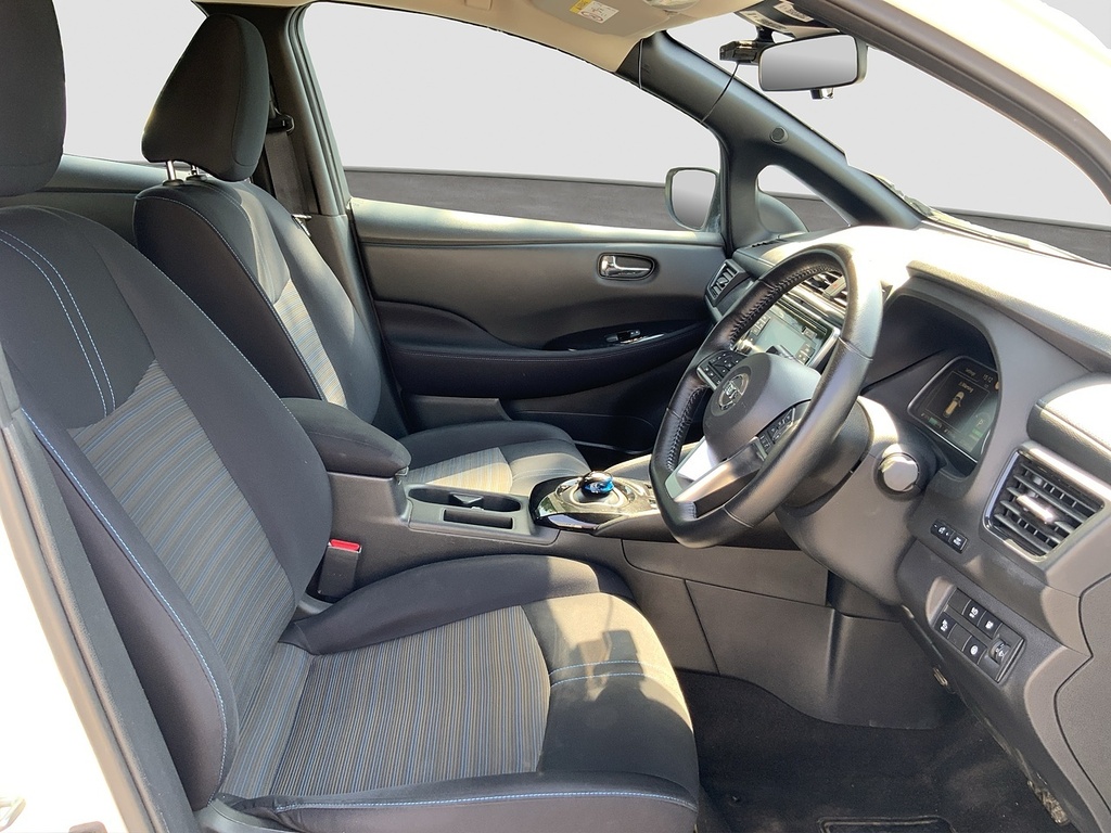 Nissan Leaf E 110Kw N-connecta 40Kwh Hatchback White #11