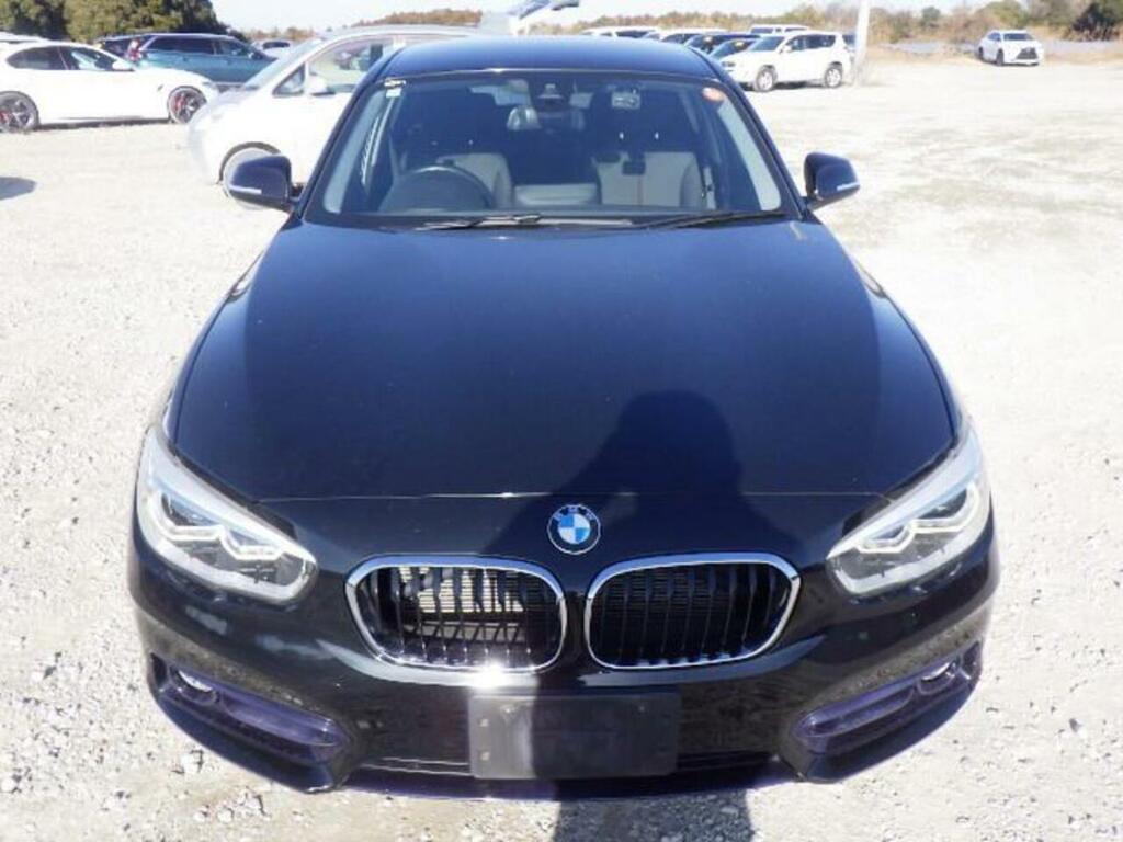 BMW 1 Series Sport Black