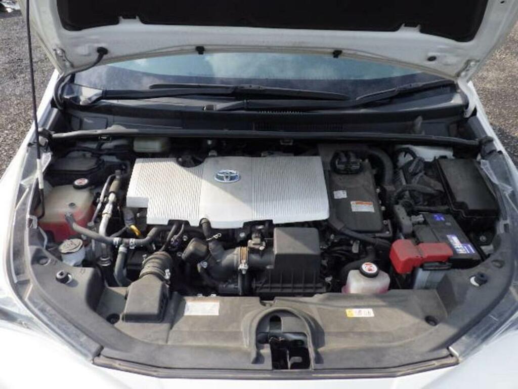 Toyota Prius Prius Excel Phev Cvt Blue #17