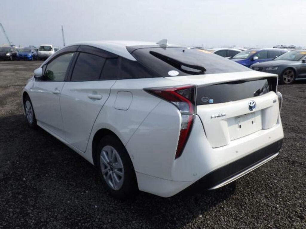 Toyota Prius S Safetyplus  #4