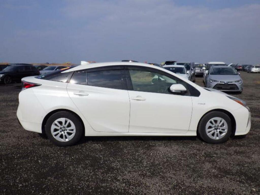 Toyota Prius S Safetyplus  #6