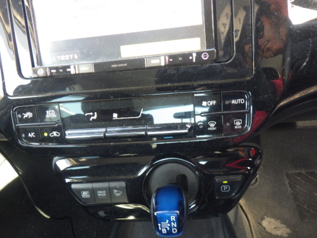 Toyota Prius Vvt-i Active Black #7