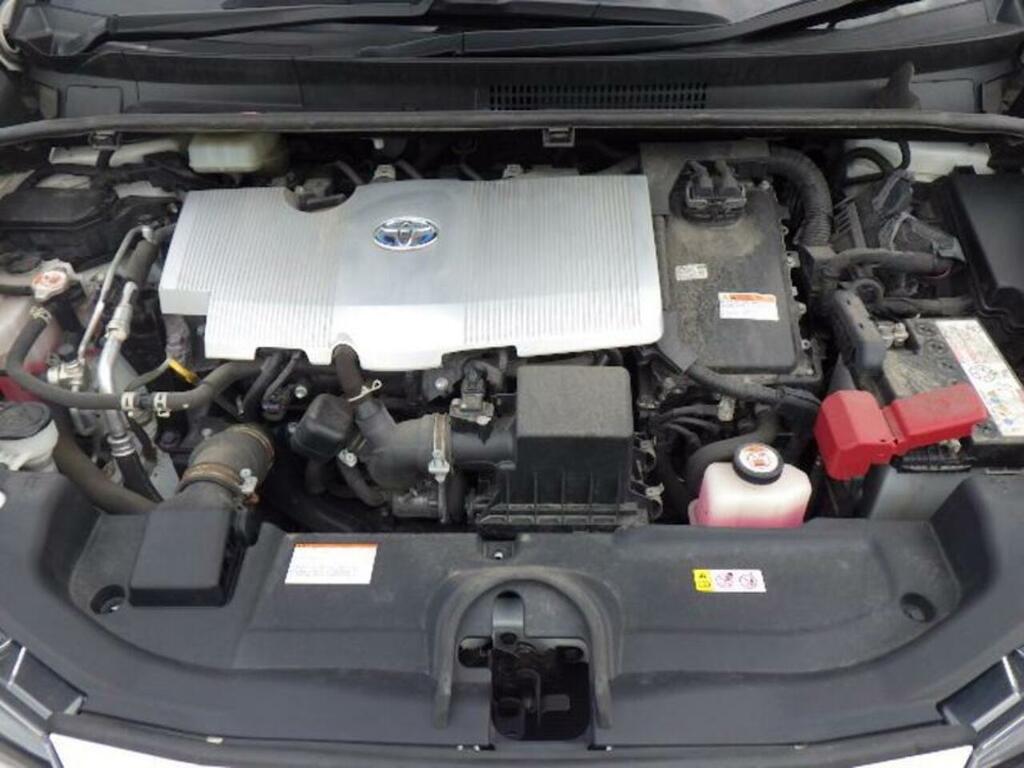 Toyota Prius S Black #13