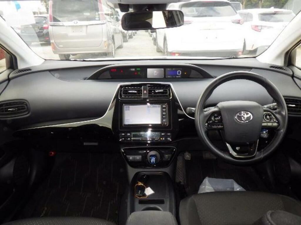 Toyota Prius S Black #8