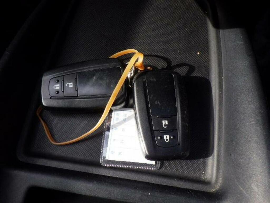Toyota Prius S Black #19