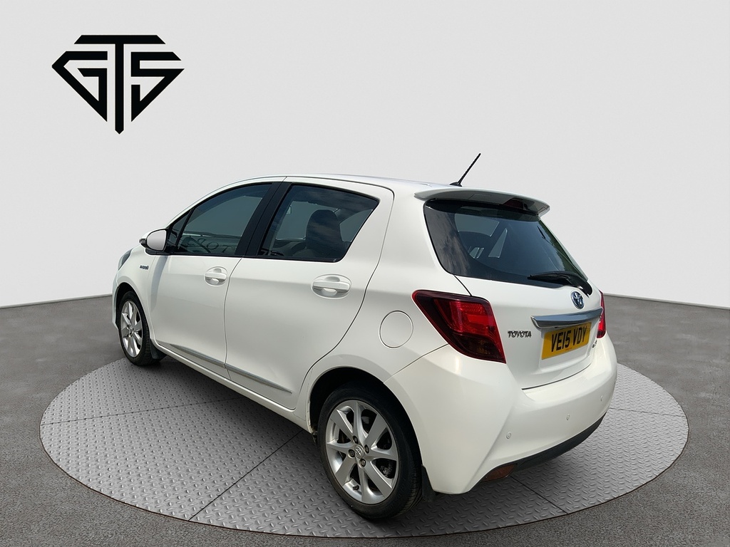 Toyota Yaris Vvt-h Icon White #3