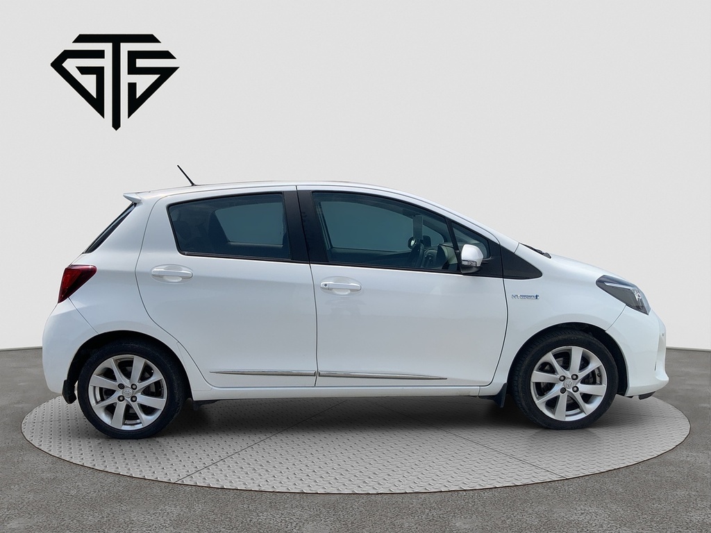 Toyota Yaris Vvt-h Icon White #2