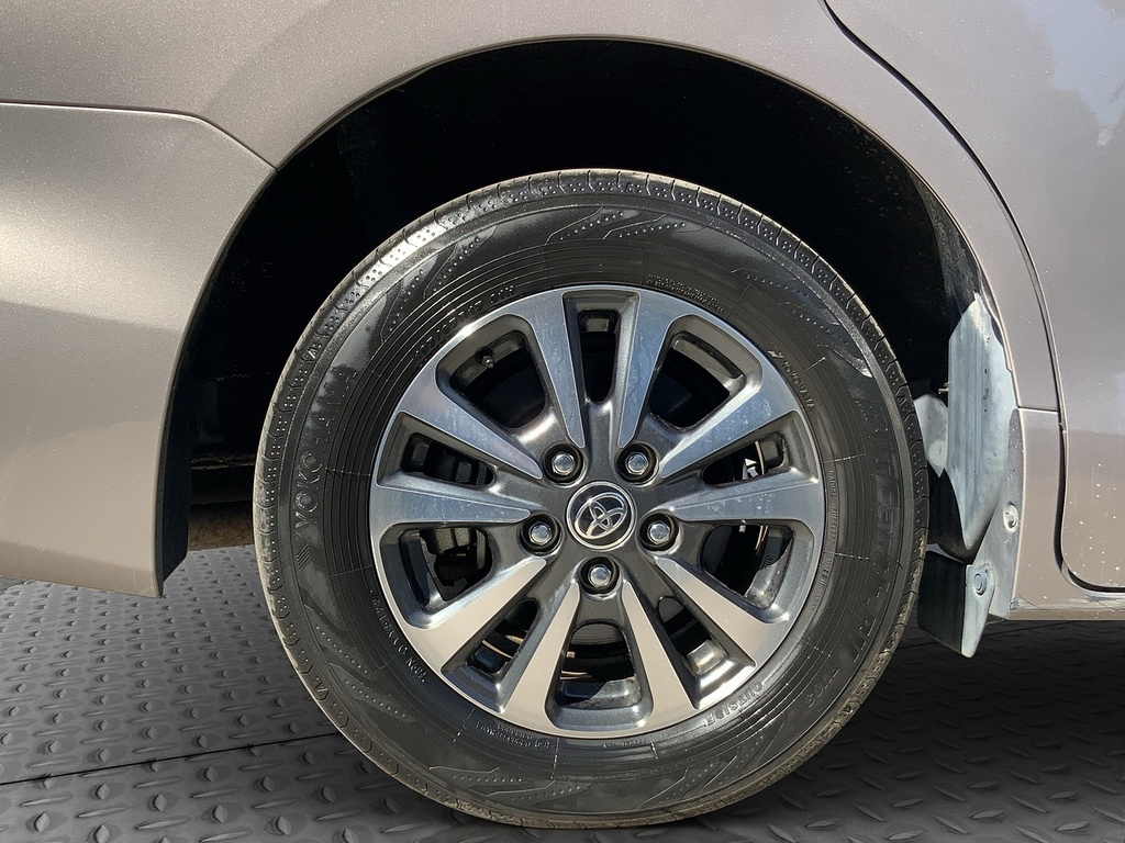 Toyota  Yaris Gr-sport Vvt-i Hev Cvt Black #23