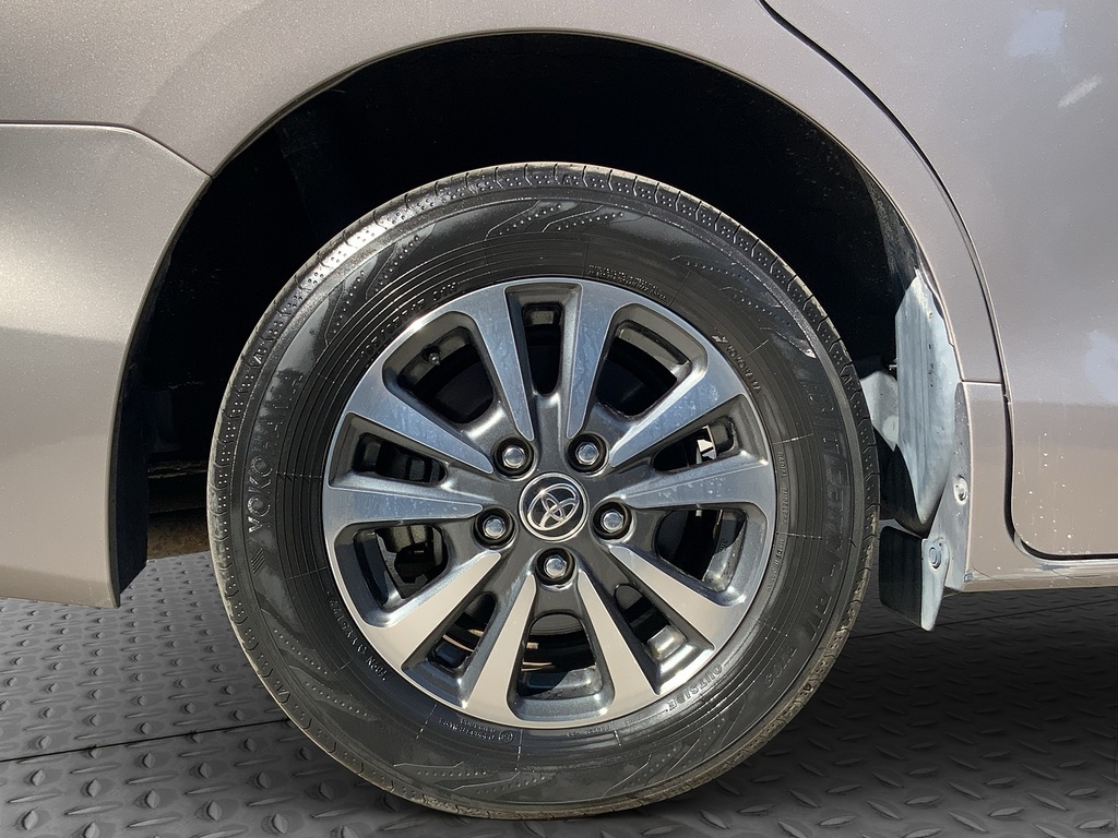 Toyota  Yaris Gr-sport Vvt-i Hev Cvt Black #25
