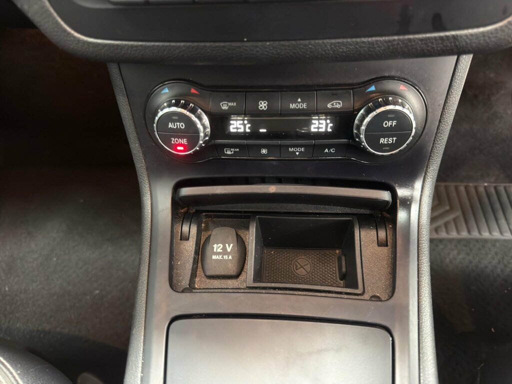 Mercedes-Benz B Class Hatchback White #20