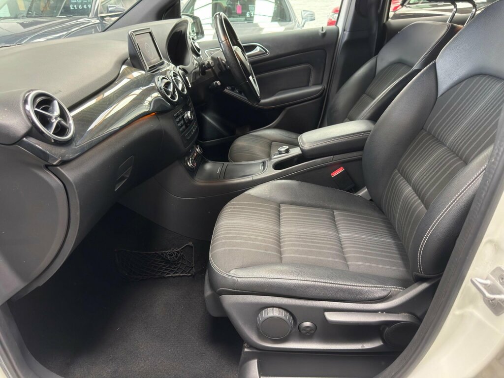 Mercedes-Benz B Class Hatchback White #25