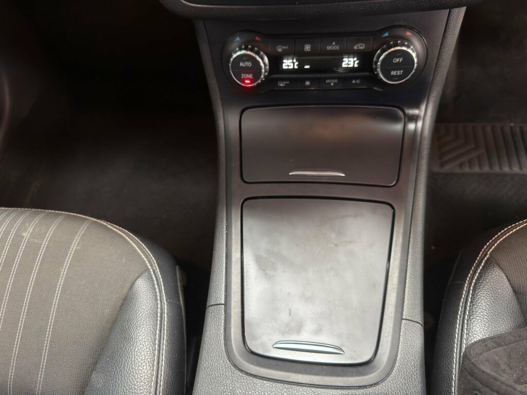 Mercedes-Benz B Class Hatchback White #19
