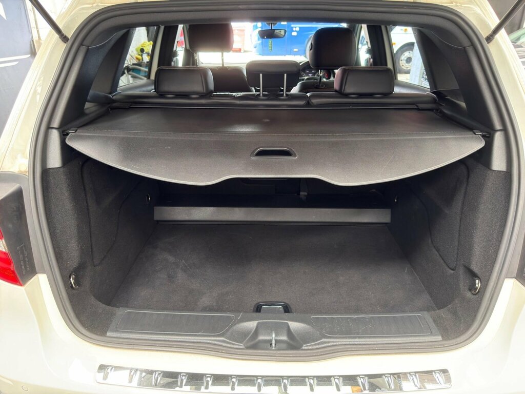Mercedes-Benz B Class Hatchback White #33