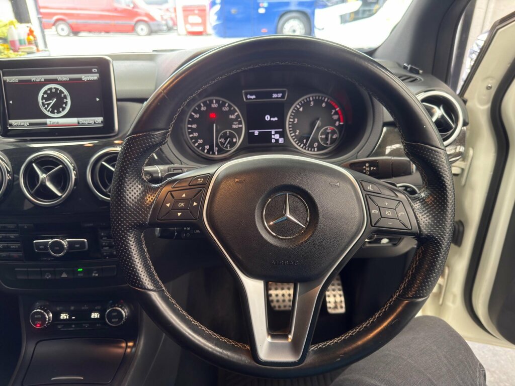 Mercedes-Benz B Class Hatchback White #12