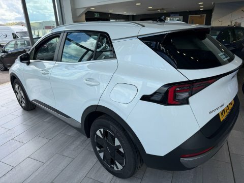 Kia Sportage Diesel White #12