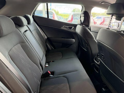 Kia Sportage Diesel White #18