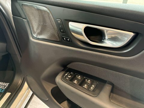 Volvo XC60 2022 22 2.0H  #18