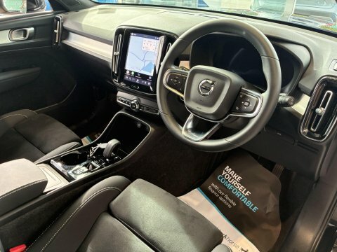Volvo XC40 B4 Inscription Pro Black #28