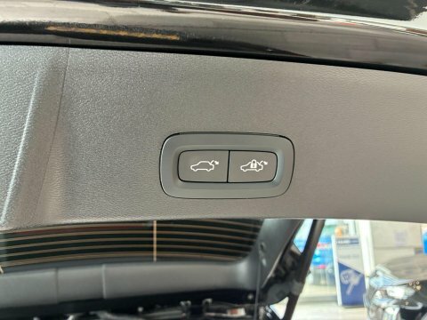 Volvo XC40 B4 Inscription Pro Black #11