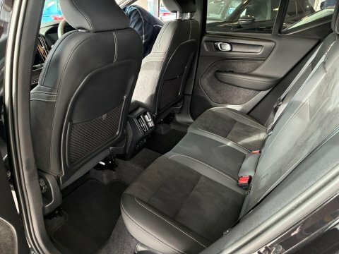 Volvo XC40 B4 Inscription Pro Black #10