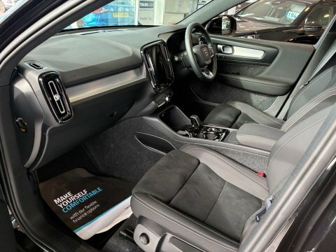Volvo XC40 B4 Inscription Pro Black #26
