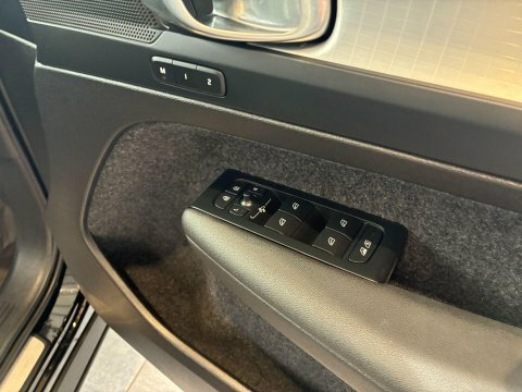 Volvo XC40 B4 Inscription Pro Black #12
