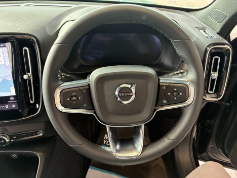 Volvo XC40 B4 Inscription Pro Black #25