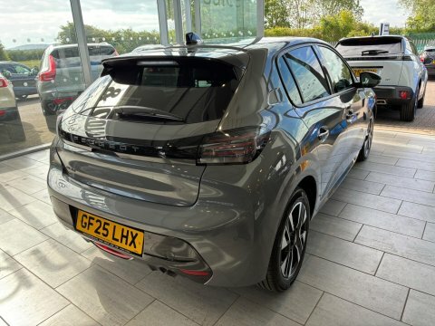 Peugeot 208 1.2 Puretech Allure GF25LHX #5
