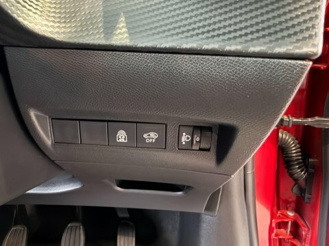 Peugeot 208 Hatchback White #16