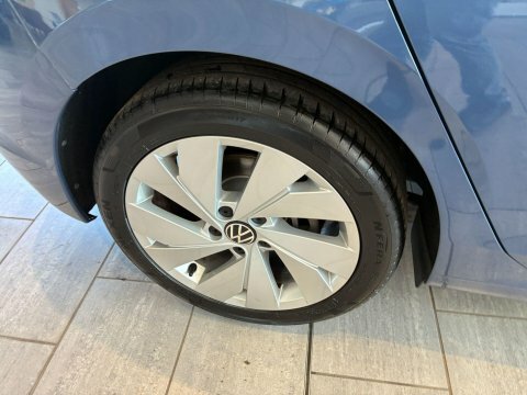 Volkswagen Golf Hatchback White #19